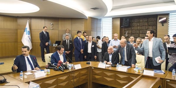 Gazeteler toplu sözleşmeyi nasıl gördü?
