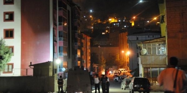 PKK'dan polis lojmanlarna saldr