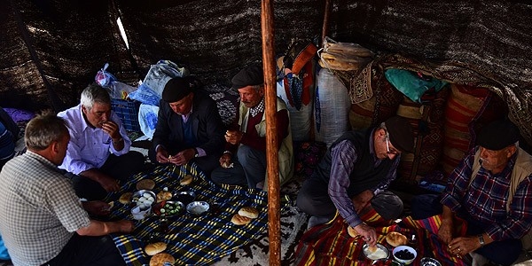 Konar göçerliğin son temsilcileri Sarıkeçililer