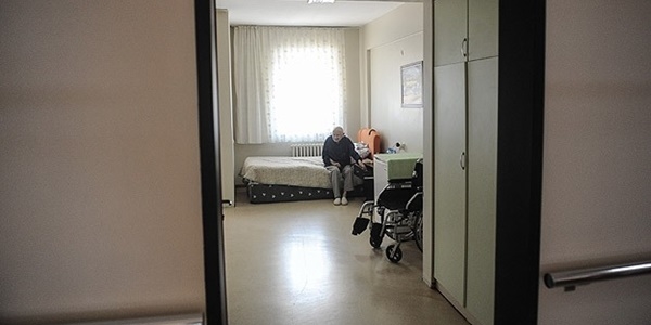 Yaşlılar için sağlık bakım tesisleri açılacak