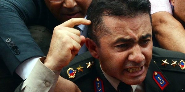 Yarbay'�n o s�zlerine Jandarma bakacak