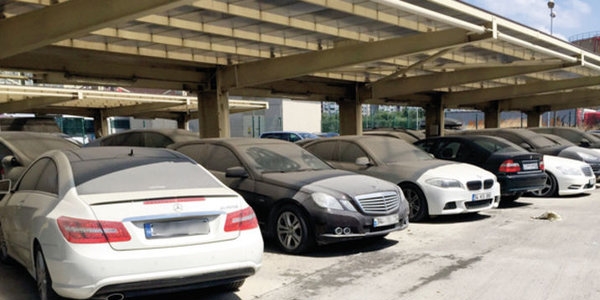 İşte mahkemeyi bekleyen lüks araçlar