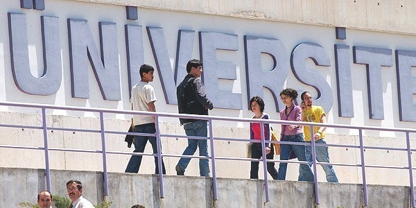 Üniversite harçlarına bu yıl da zam yapılmayacak