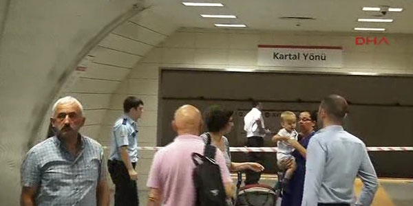 Kadıköy'de bomba paniği...