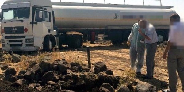 Petrol boru hattına vana takmışlar!