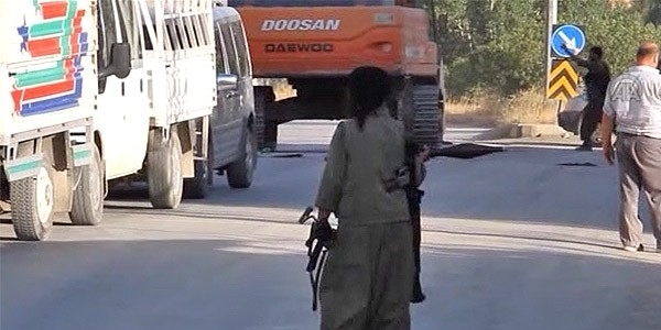 Ter�ristler sivil araca ate� a�t�: 1 �l�