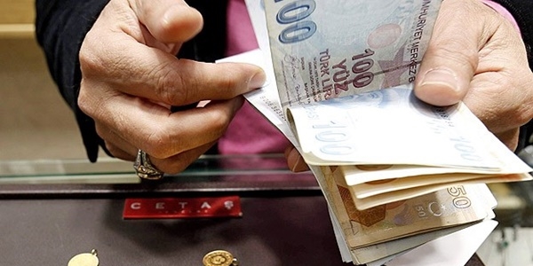 'Yastık altı'na Türk Lirası yetişmiyor