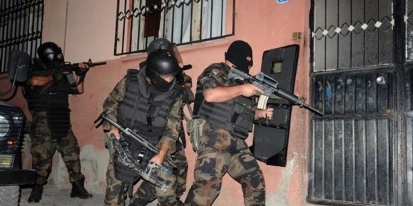 İstanbul'da terör operasyonu: 5 gözaltı