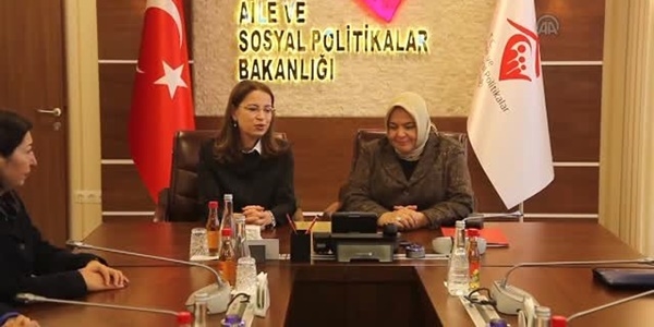 Aile ve Sosyal Politikalar Bakanl���nda devir-teslim