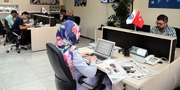 AA Fars�a Servisi a��l�yor