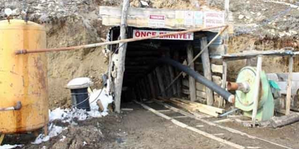 Kömür madeninde işçilerin üzerine kaya parçası düştü: 1 ölü, 1 yaralı