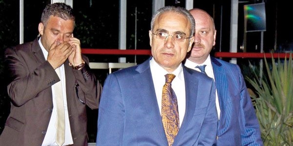 Kültür Bakanı Topçu: Şaraplı minderli konsere izin vermem