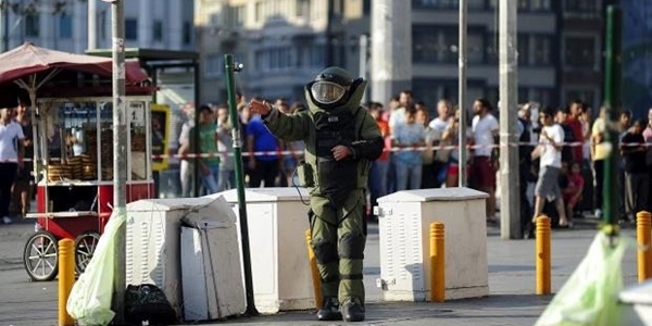 Taksim Meydanı'nda bomba paniği
