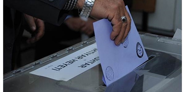 Ekonomi uçurumun kenarından kurtulacak hamle bekliyor
