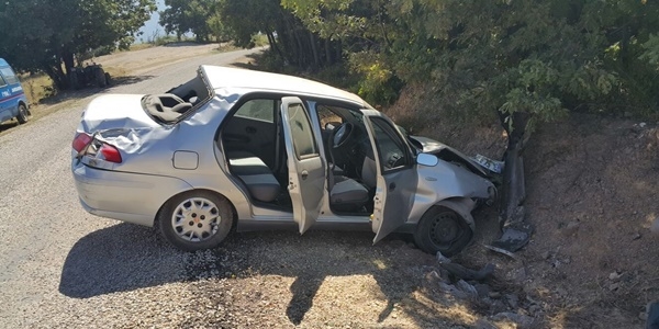 Muhtar ve imam kazada yaraland�