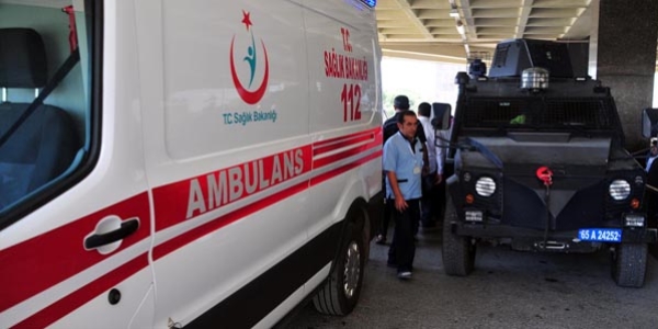 Van'da polise bombalı saldırı