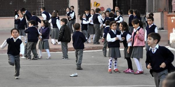 Okul kıyafetlerindeki kanserojen maddeye dikkat