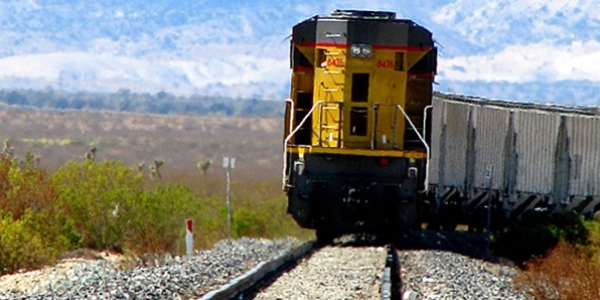 Elazığ'da yük treni ile yolcu treni çarpıştı: 1 yaralı