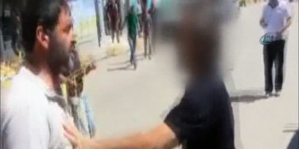 Teröristlerle çatışmaya giren polis darp edildi