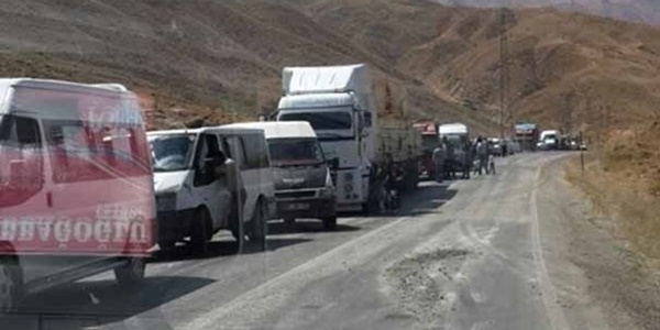 Şemdinli karayolu yeniden ulaşıma açıldı