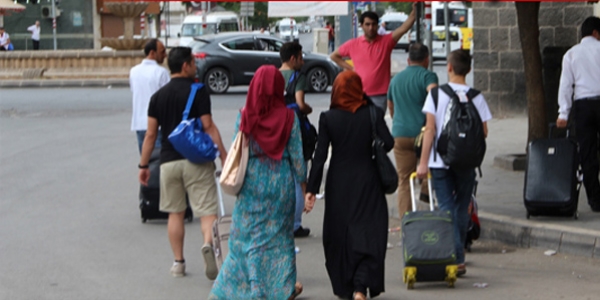 Turistler Diyarbakr' terk ediyor