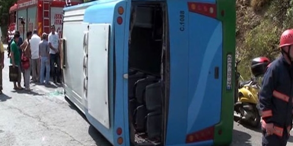 Samsun'da belediye otobüsü devrildi: 7 yaralı