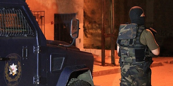 İstanbul'da terör örgütü operasyonu: 5 gözaltı