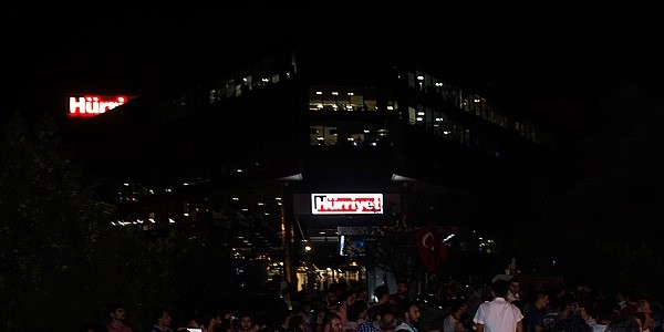 Hürriyet gazetesi protesto edildi