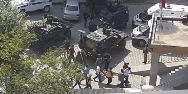 Şemdinli'de çatışma: 2 asker yaralı