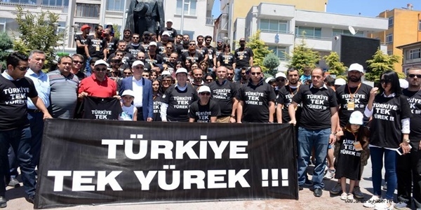 T�rkiye ter�re kar�� tek y�rek oldu