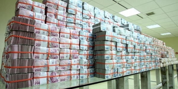 Hazine a�ustos ay�nda 25,7 milyar TL nakit fazla verdi
