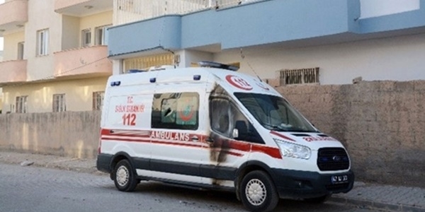 Mardin'de terristler ambulansa ate at