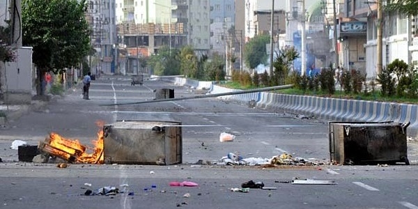 Cizre'ye gitmek isteyen HDP'lilerin yolu kesildi