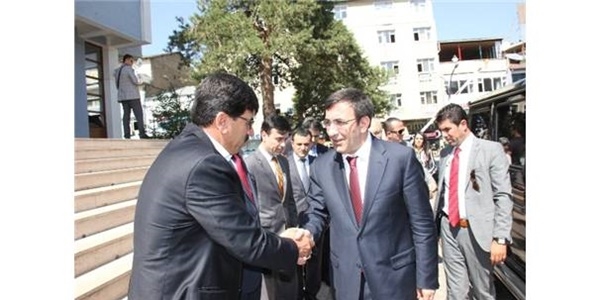 Bakan Y�lmaz: Bu oyuna ve tuza�a gelmemeliyiz