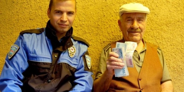 Emekli retmeni dolandrlmaktan polis kurtard