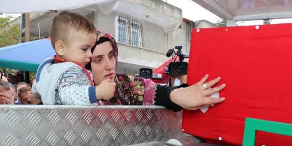 Şehit polis memuru Ali Koç, gözyaşlarıyla toprağa verildi