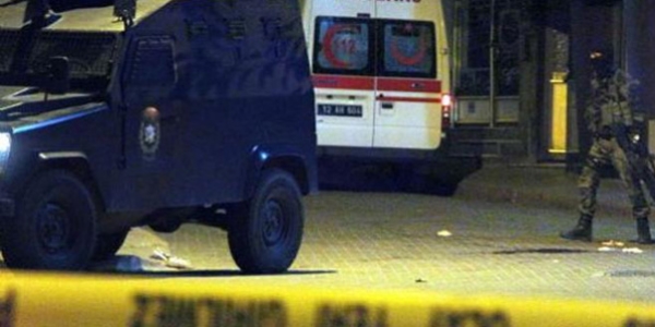 PKK'lılar 3 sağlık görevlisini rehin aldı
