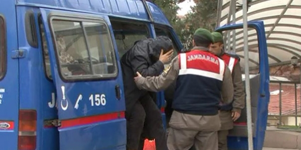 Sınırlardan yasa dışı geçmeye çalışan 950 kişi yakalandı