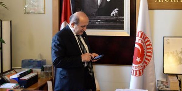 Burhan Kuzu'nun hesabına erişim engellemesi talebine ret