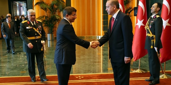 Cumhurbaşkanı Erdoğan, Davutoğlu'nı tebrik etti