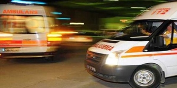 Samsun'da ambulans yoldan kt: 4 yaral