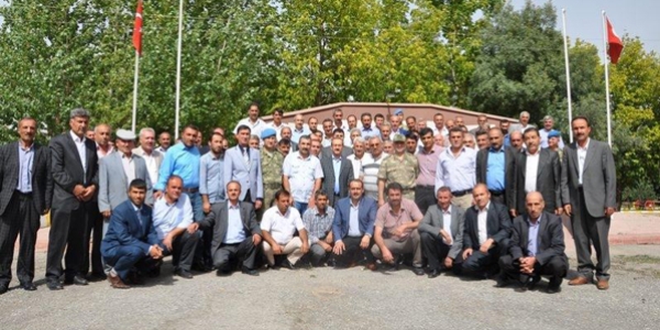 Muş Valisi Yavuz, korucularla bir araya geldi
