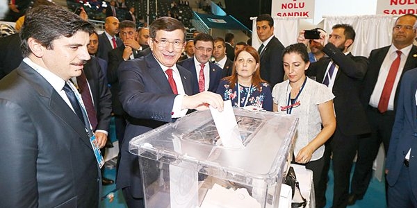 AK Parti MKYK'da kim ne oy aldı?