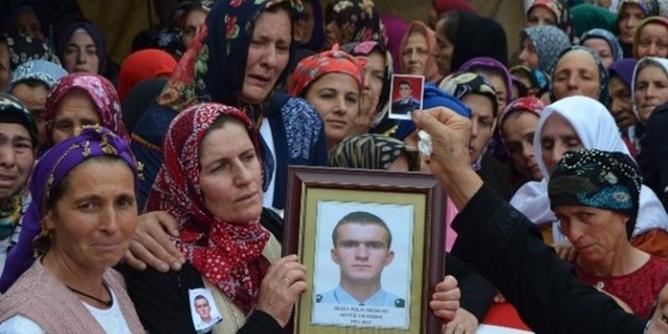Şehit polis memuru son yolculuğuna uğurlandı