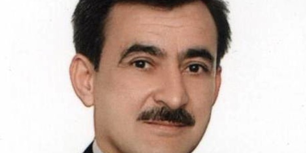 Belediye meclis üyesini bıçakla öldürdü!