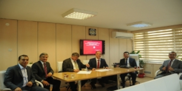 MEB okullar�n depreme dayan�kl�l�klar�n� 2 �niversiteye inceletecek