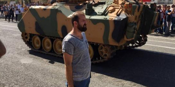 'Saldırıda yaralanan polisin sağlık durumu iyiye gidiyor'