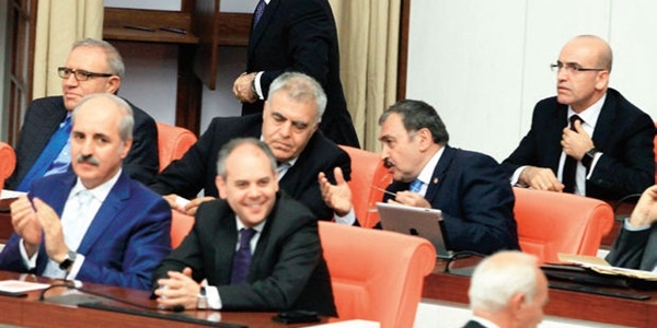 Geçici Kabine'de 'azil' krizi