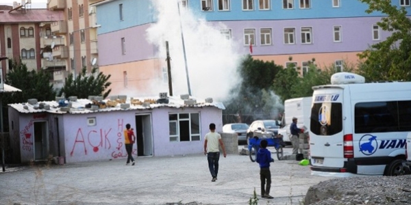 Muş'ta adliye lojmanlarına molotoflu saldırı
