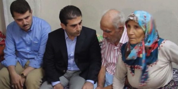 Şehit annesine kameralar önünde şok!
